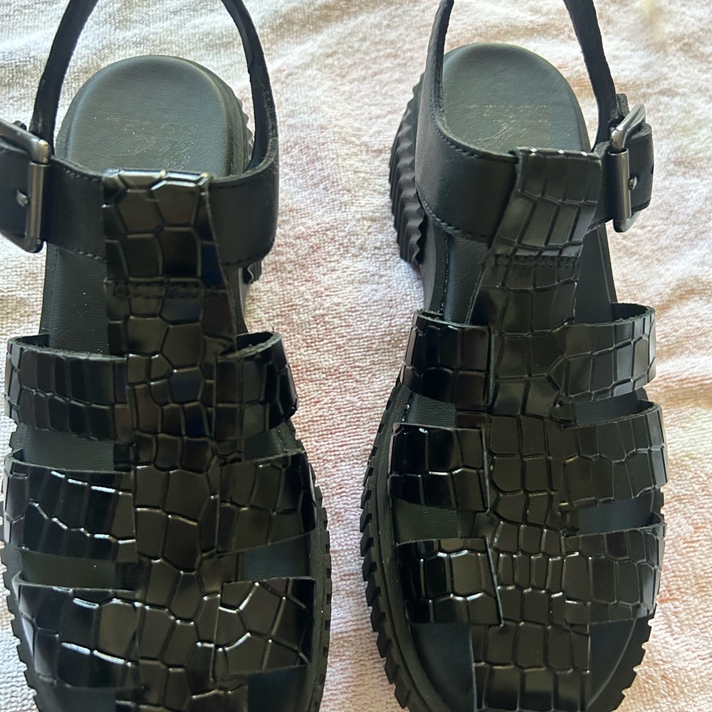 Sorel Black Textured Sandals